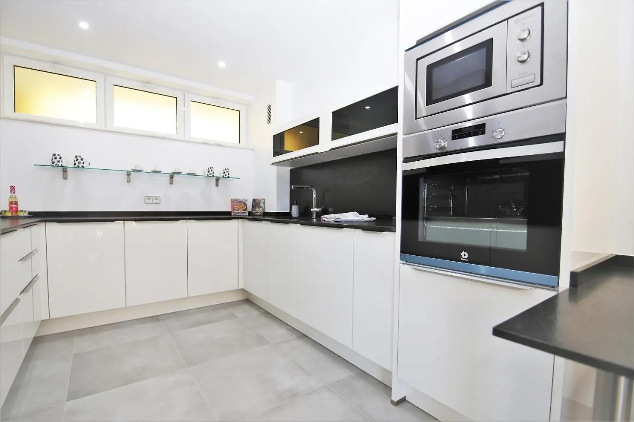 Estepona Port Apartment Luna